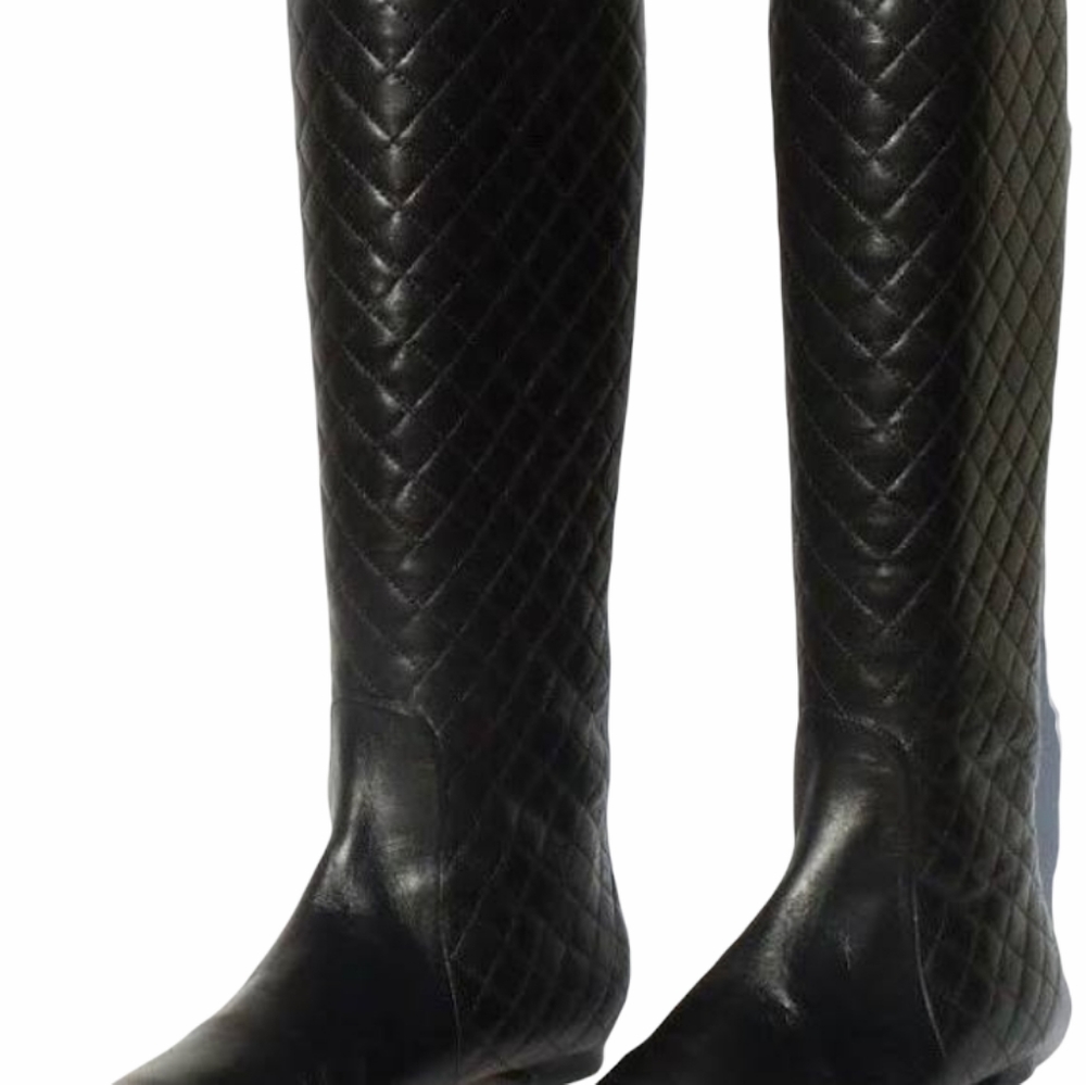 Manolo black quilted leather Irie boot 38.5 as is